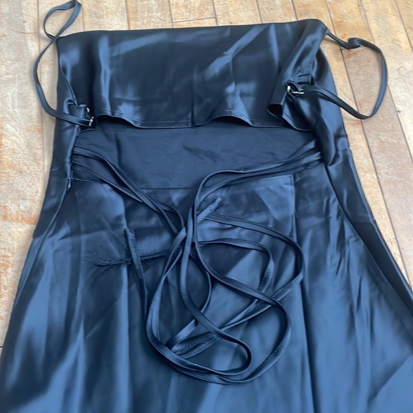 Black dress - Picture 2 of 2